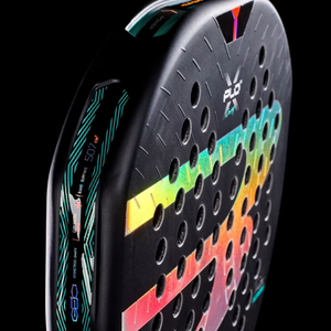 Bullpadel Xplo Comfort 2027, macro of the iridescent face and frame edge