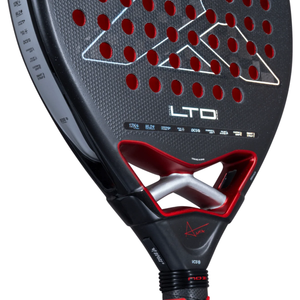 Nox AT10 Genius 12K Xtrem racket, close-up of the LTD bridge and red detailing
