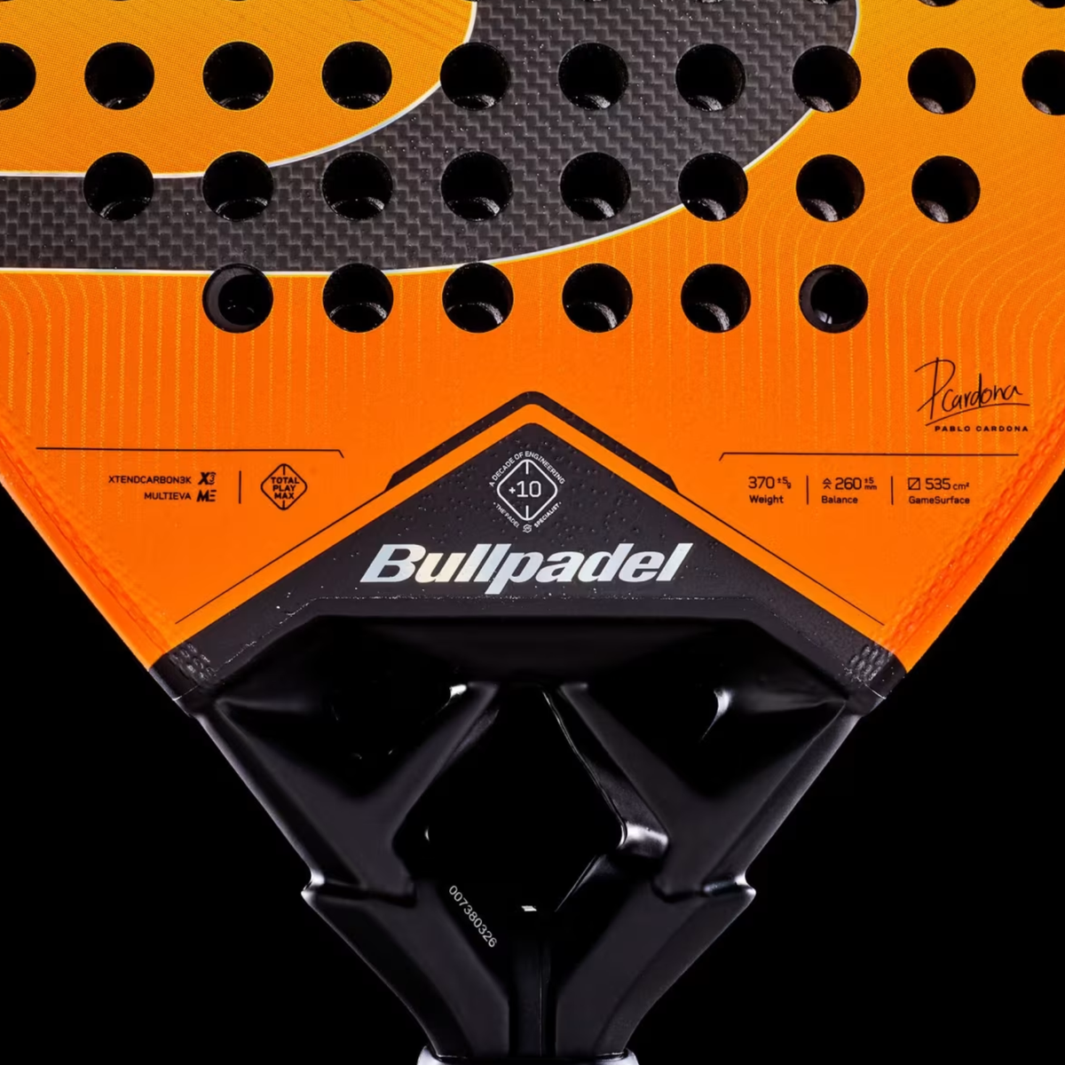 Bullpadel Vertex 05 Geo 2027, close-up of the Vertex Core heart and the spec stamp